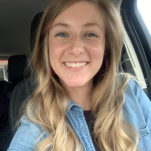 Meet your Posher, Kayla